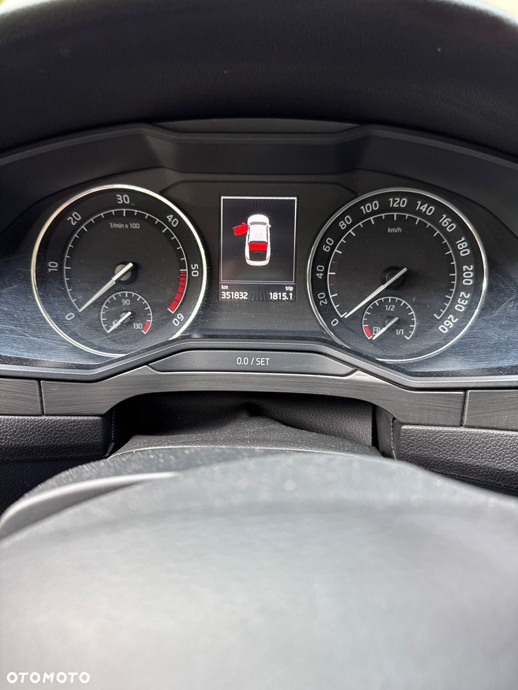 Skoda Superb 2.0 TDI Ambition DSG - 12