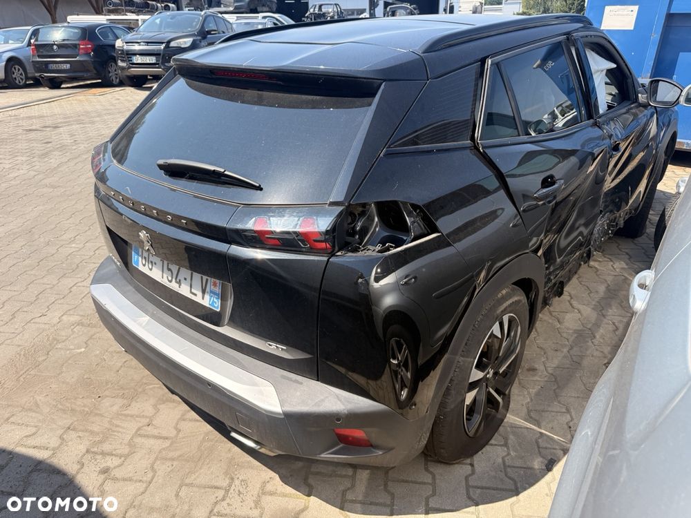 Peugeot 2008 PureTech 130 EAT8 GT - 2