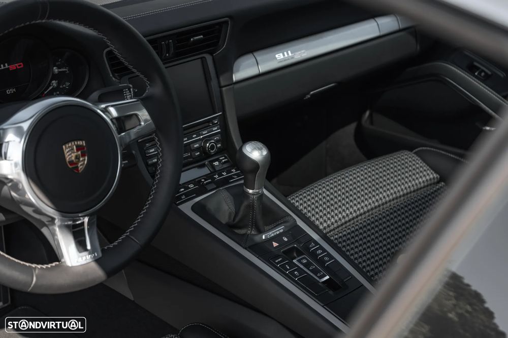 Porsche 911 (991) Carrera S 50 Anos - 15
