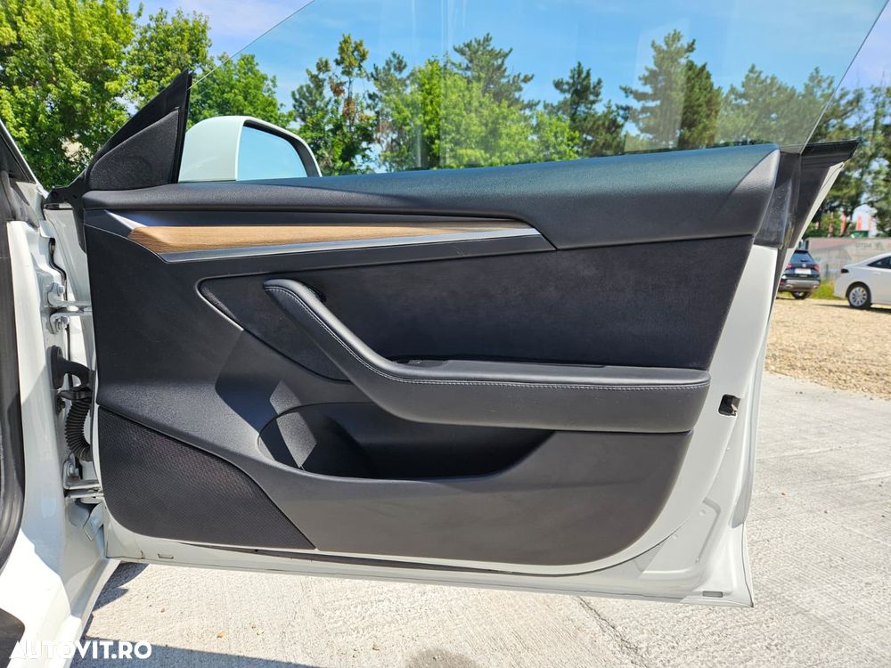 Tesla Model 3 Langstreckenbatterie Allradantrieb Dual Motor - 12
