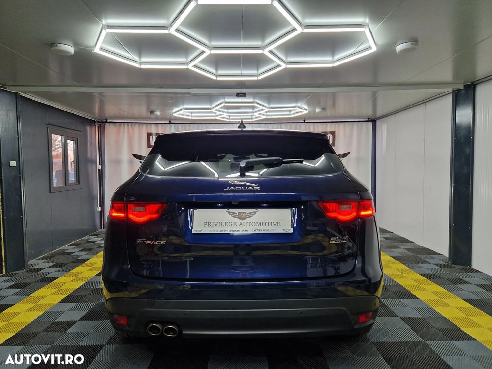 Jaguar F-Pace 20d AWD Aut. Prestige - 6