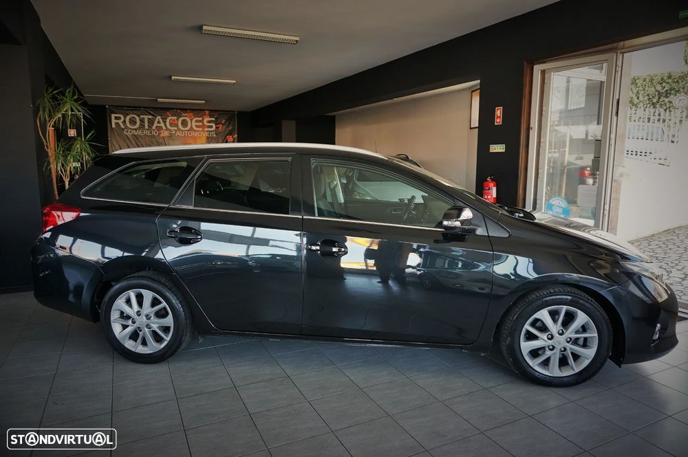 Toyota Auris Touring Sports 1.4 D-4D Life - 6