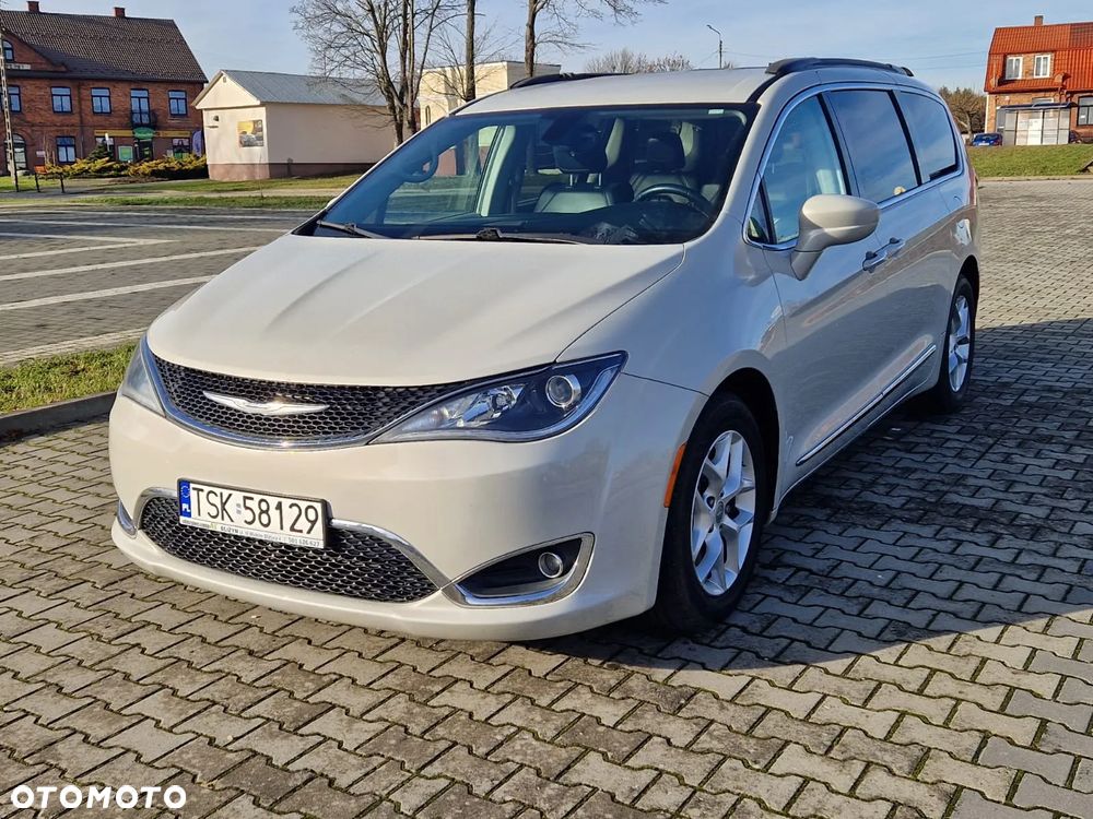 Chrysler Pacifica - 7