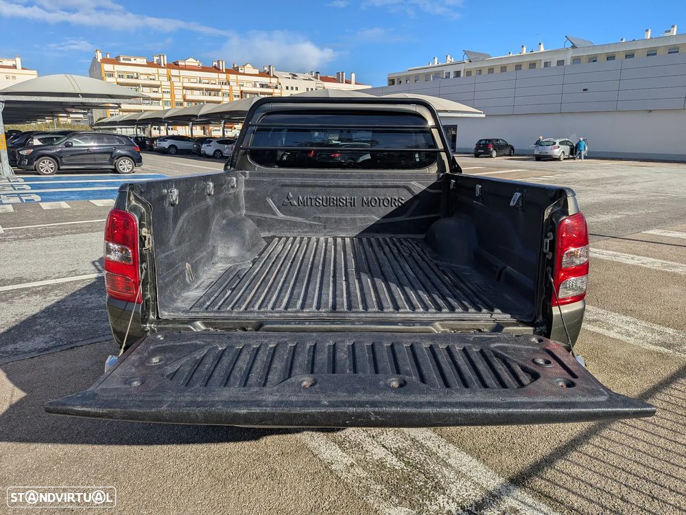 Mitsubishi L200 2.4 DI-D CD Instyle Strakar 4WD - 18