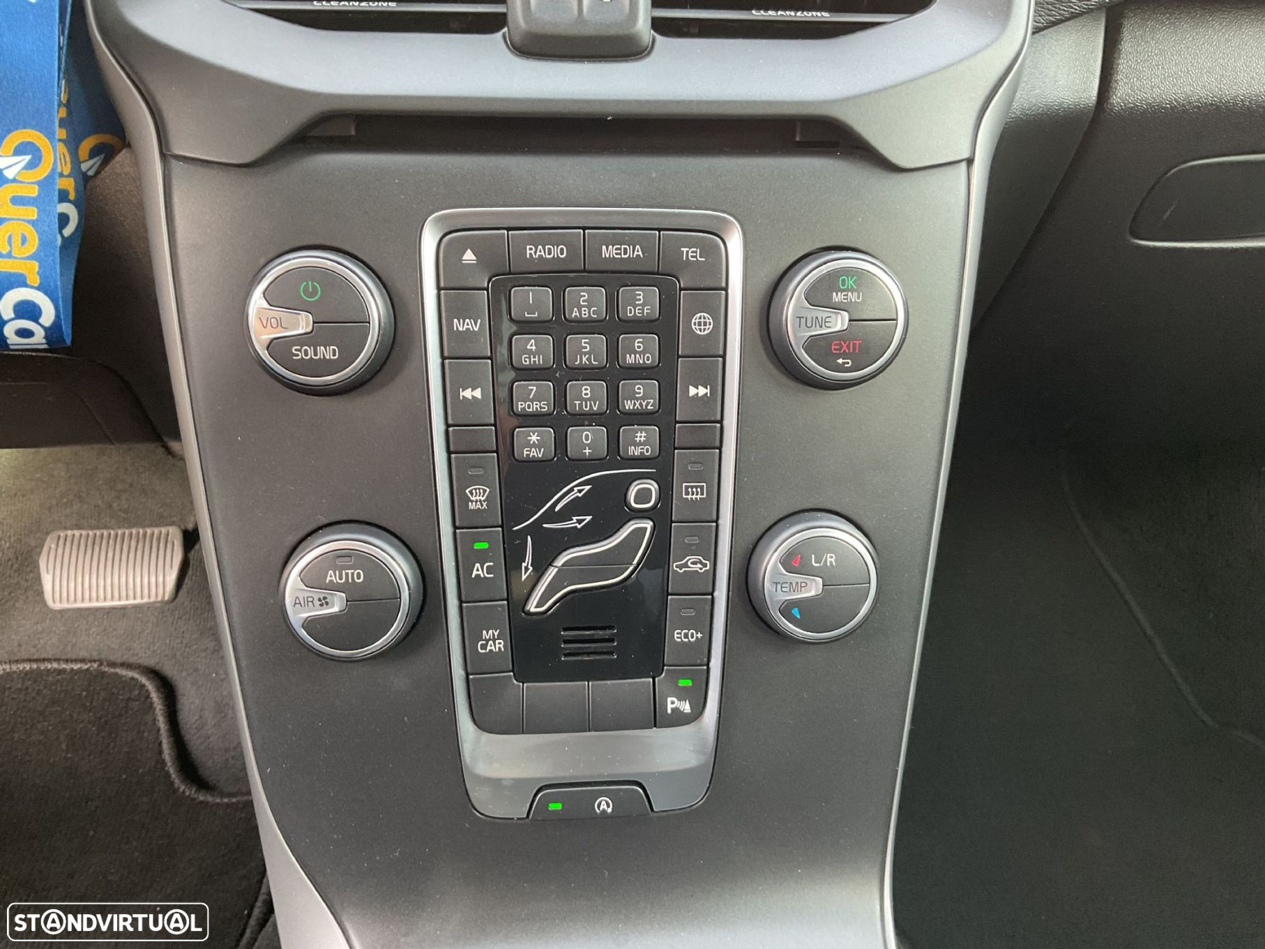 Volvo V40 2.0 D2 Momentum Geartronic - 32