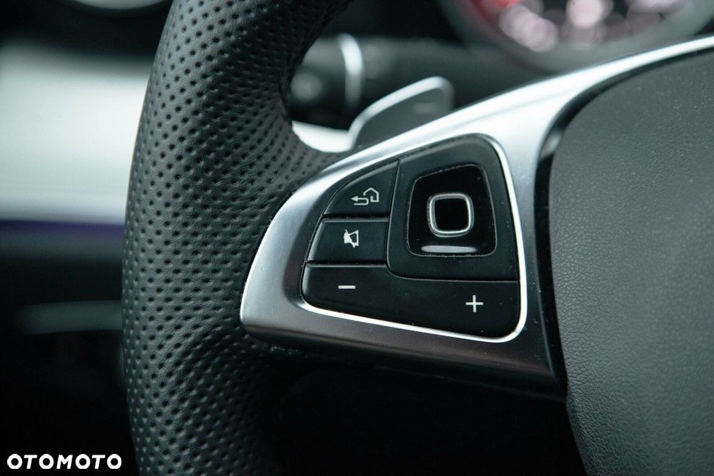 Mercedes-Benz Klasa E 220 d 9G-TRONIC - 22