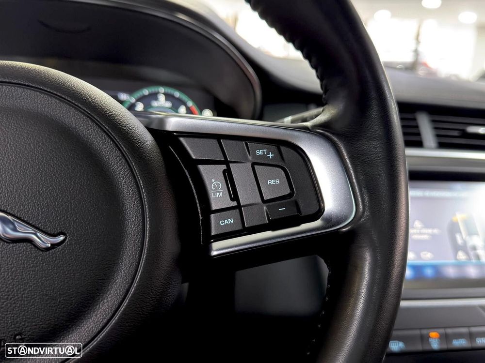 Jaguar E-Pace 2.0 i4D R-Dynamic S - 45