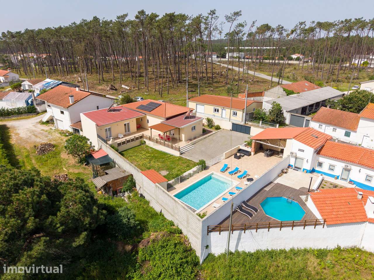 Luxuosa moradia T5 com piscina, com Jardim e vista panorâmica, em Pata - Grande imagem: 2/58
