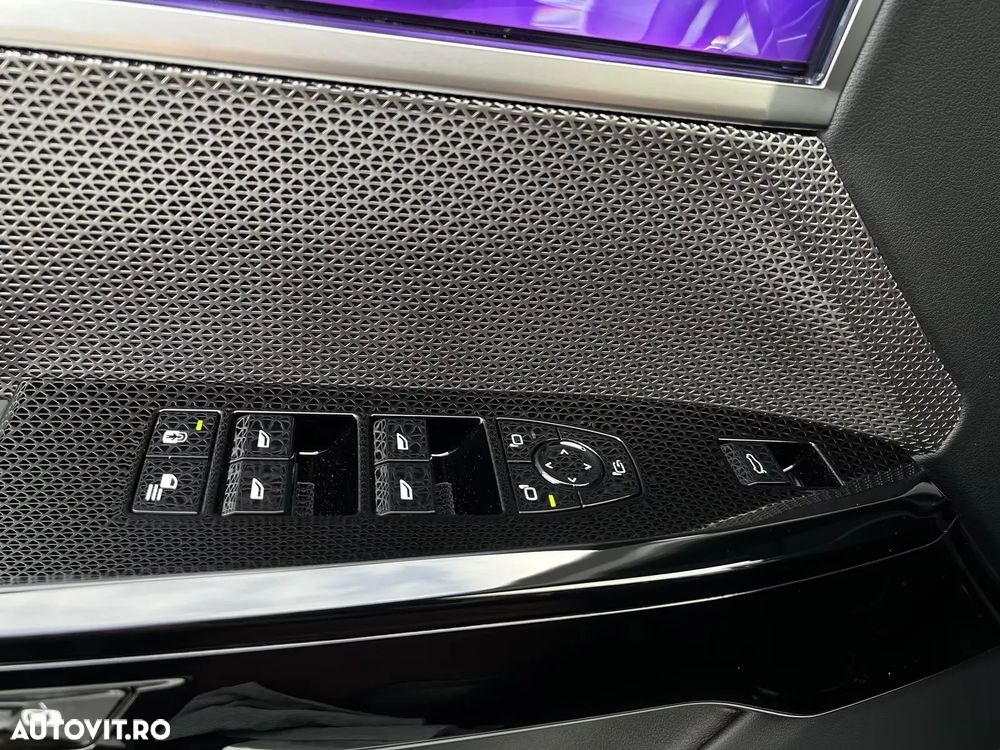 BMW Seria 7 740d xDrive - 32