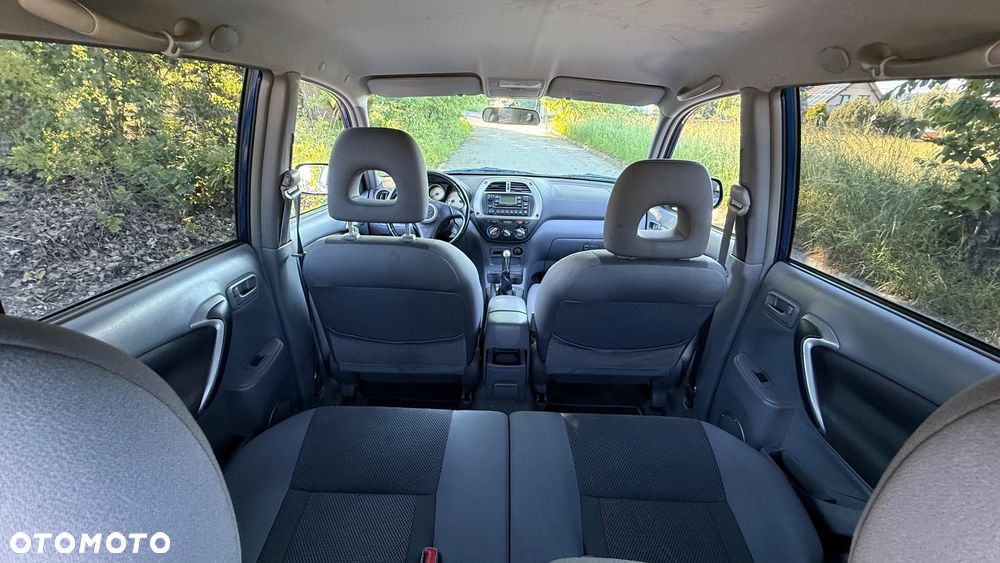 Toyota RAV4 2.0 VVT-i 4x4 - 13