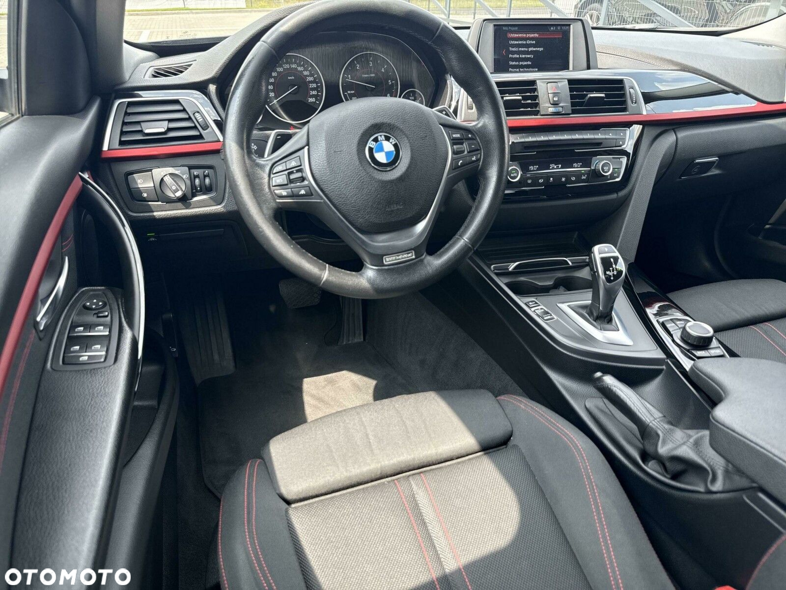 BMW Seria 3 320d Sport Line - 32