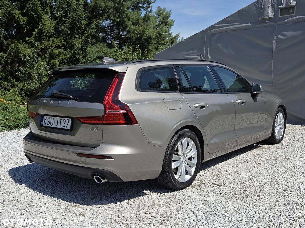 Volvo V60 D4 Geartronic Momentum - 32