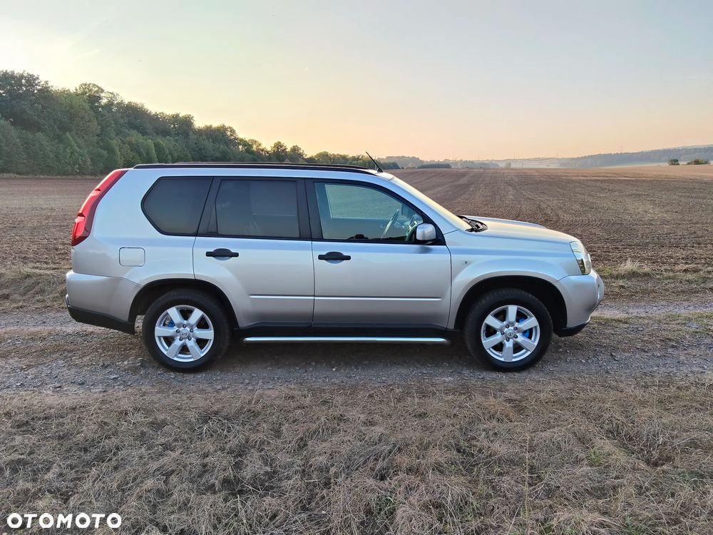 Nissan X-Trail 2.0 dCi 4x4 DPF SE - 18