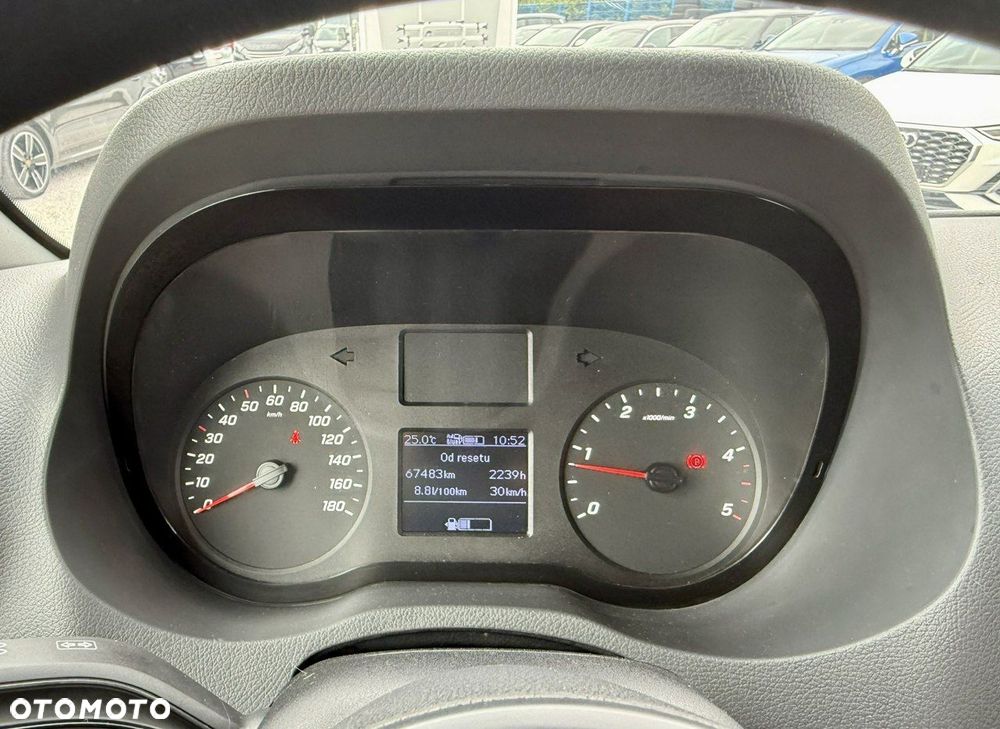 Mercedes-Benz Sprinter - 23