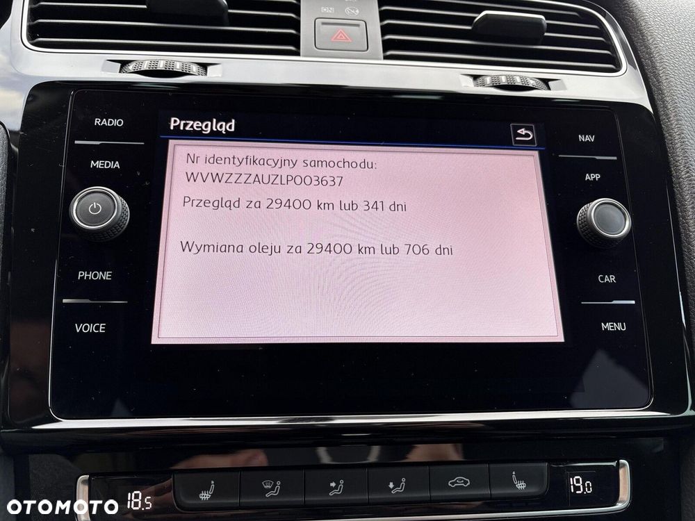 Volkswagen Golf - 22