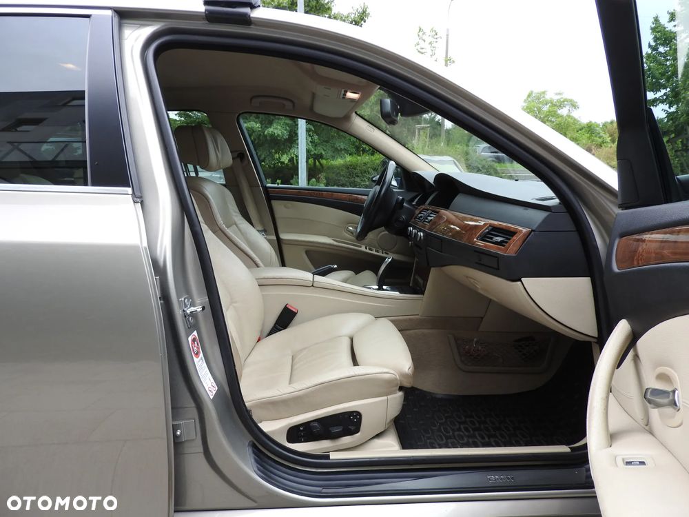 BMW Seria 5 530d xDrive - 6