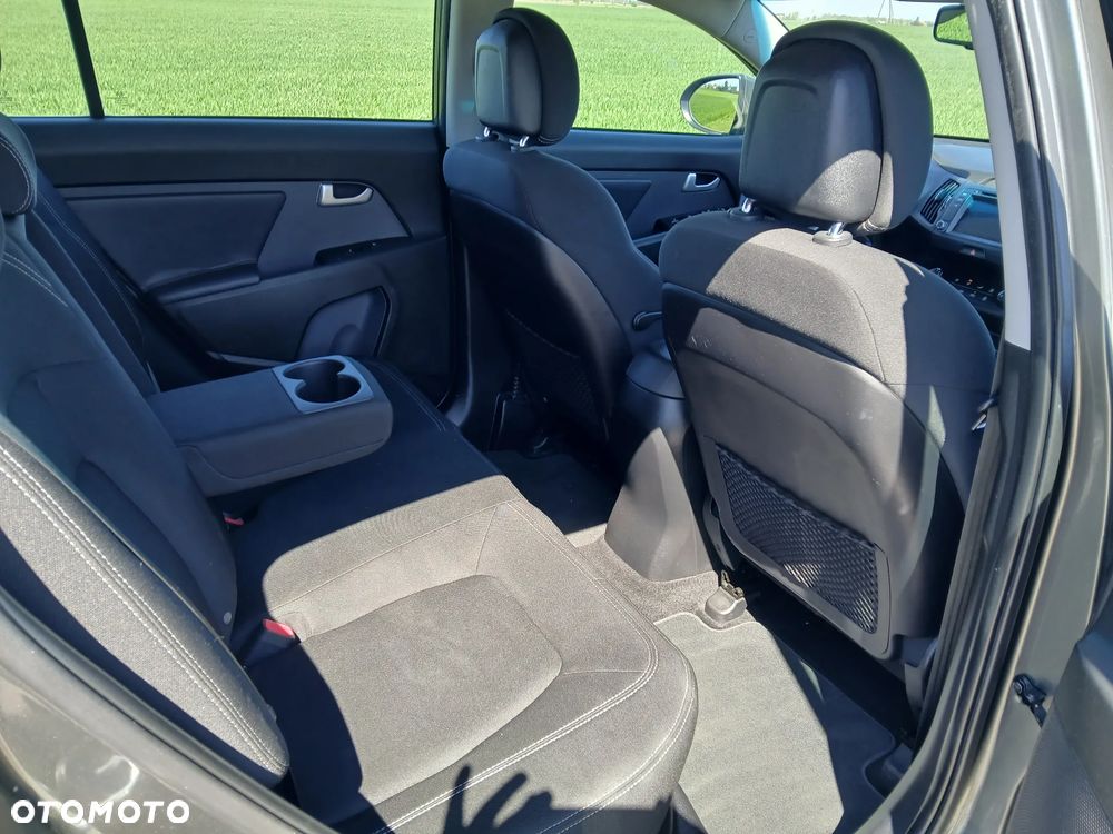 Kia Sportage 1.7 CRDI 2WD ISG Dream-Team Edition - 10