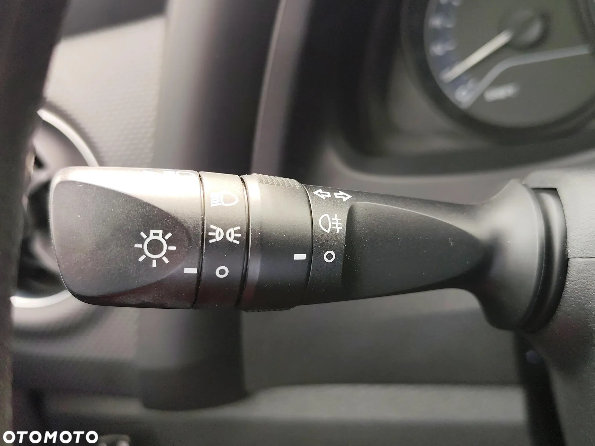 Toyota Auris 1.33 VVT-i Comfort - 22