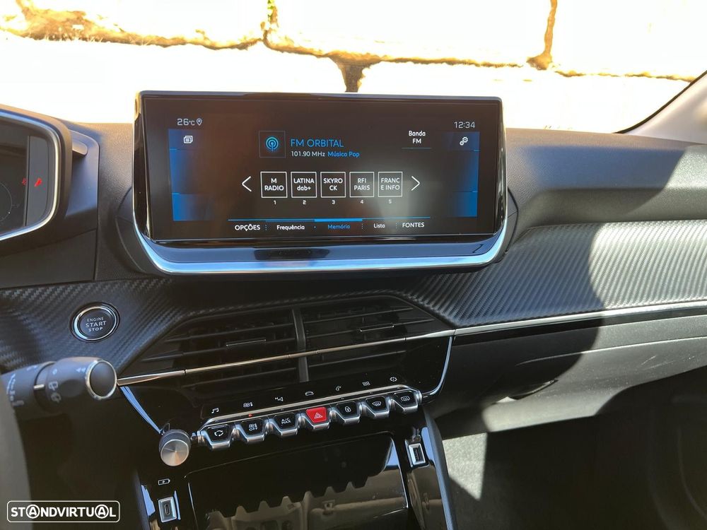 Peugeot 208 - 21