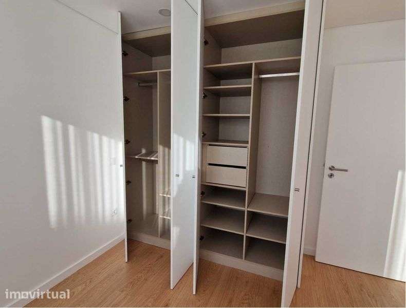 Apartamento T1 - arrendamento -centro Póvoa de Varzim - Grande imagem: 2/8
