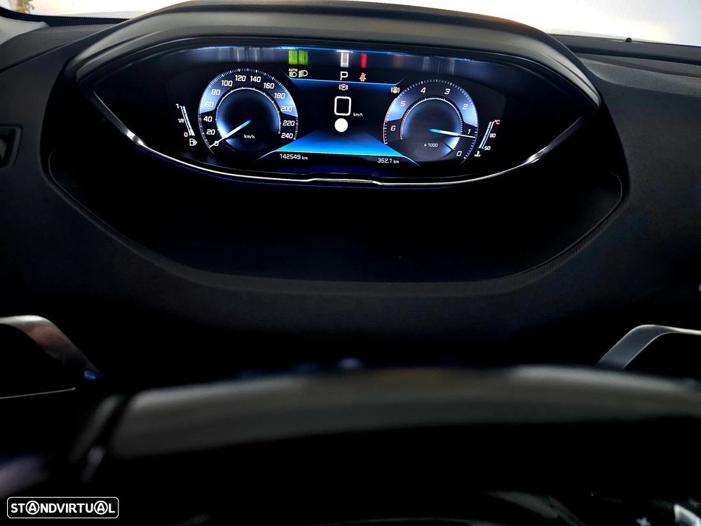 Peugeot 3008 BlueHDi 130 Stop & Start EAT8 Allure - 23