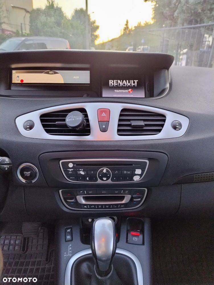 Renault Scenic 2.0 16V Privilege CVT - 25