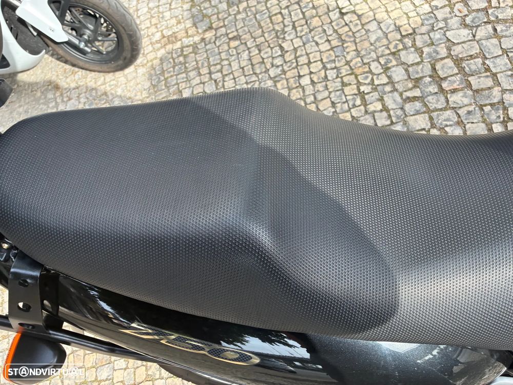 Suzuki GSX 750 F - 14