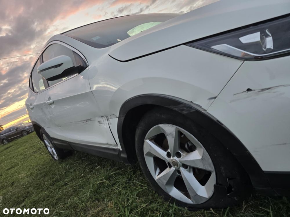 Nissan Qashqai 1.6 dCi N-Connecta - 9