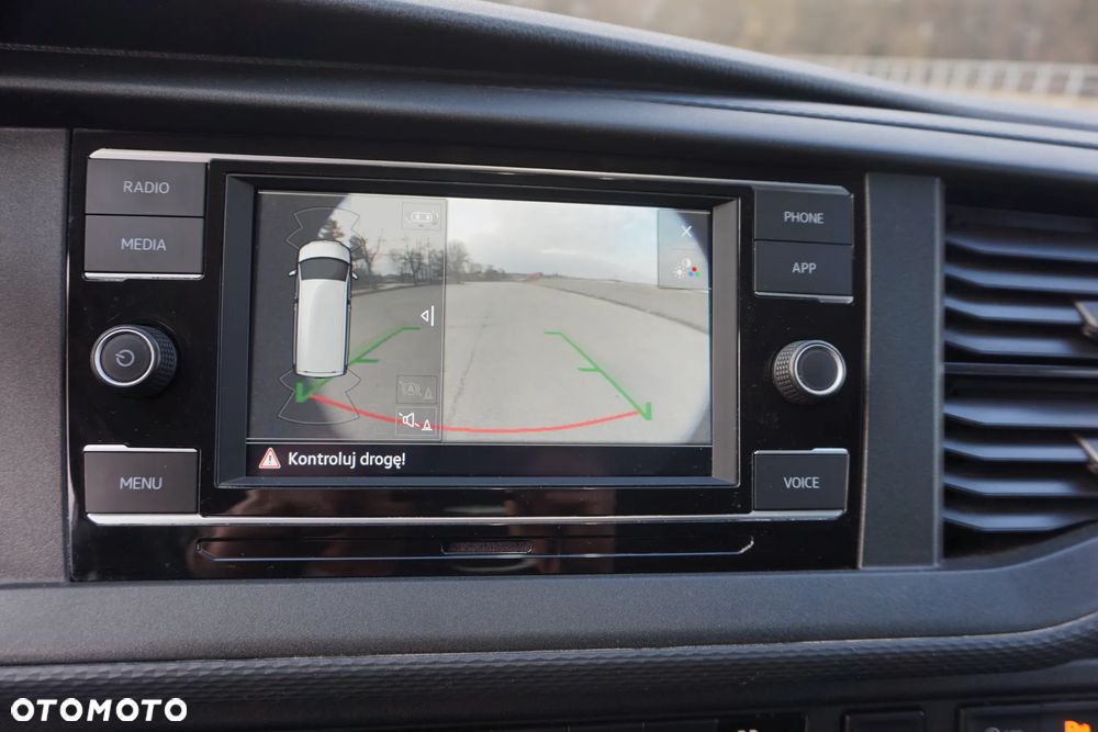 Volkswagen Caravelle - 32