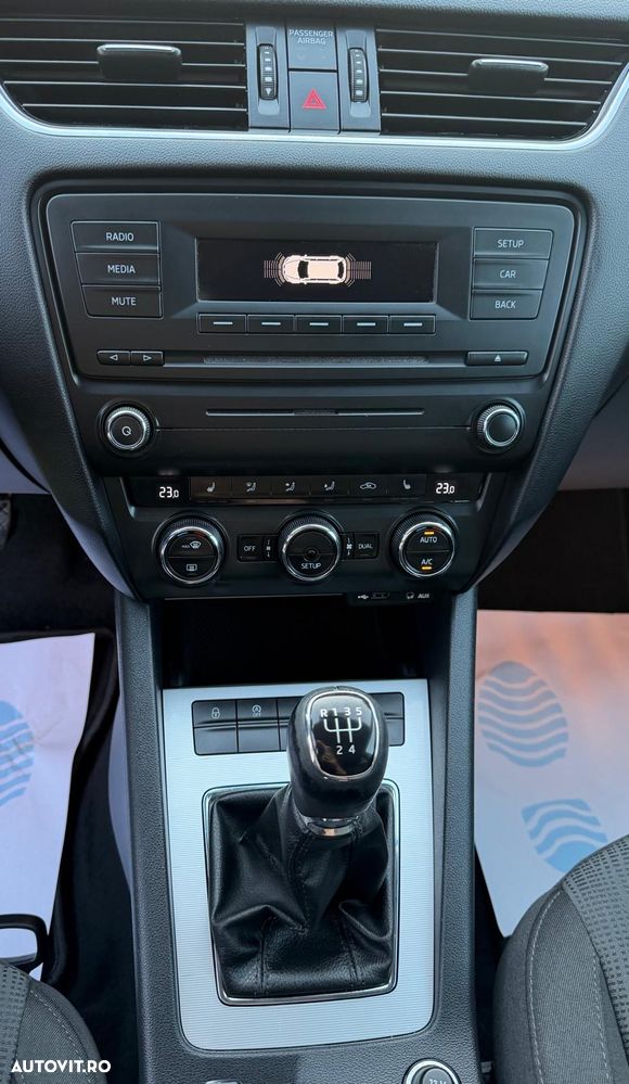 Skoda Octavia 1.6 TDI DPF Elegance - 12