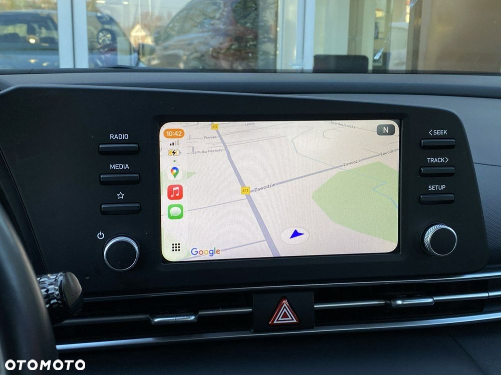 Hyundai Elantra - 25