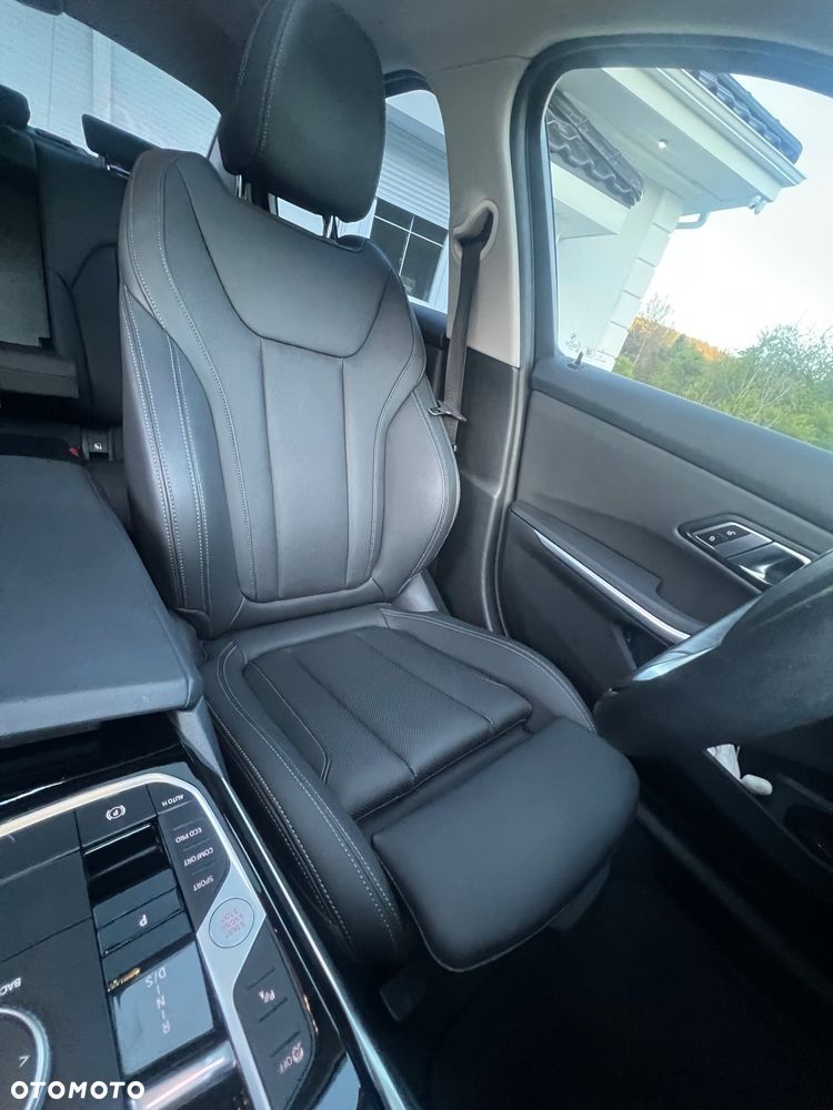 BMW Seria 3 320d xDrive Sport Line Shadow sport - 24