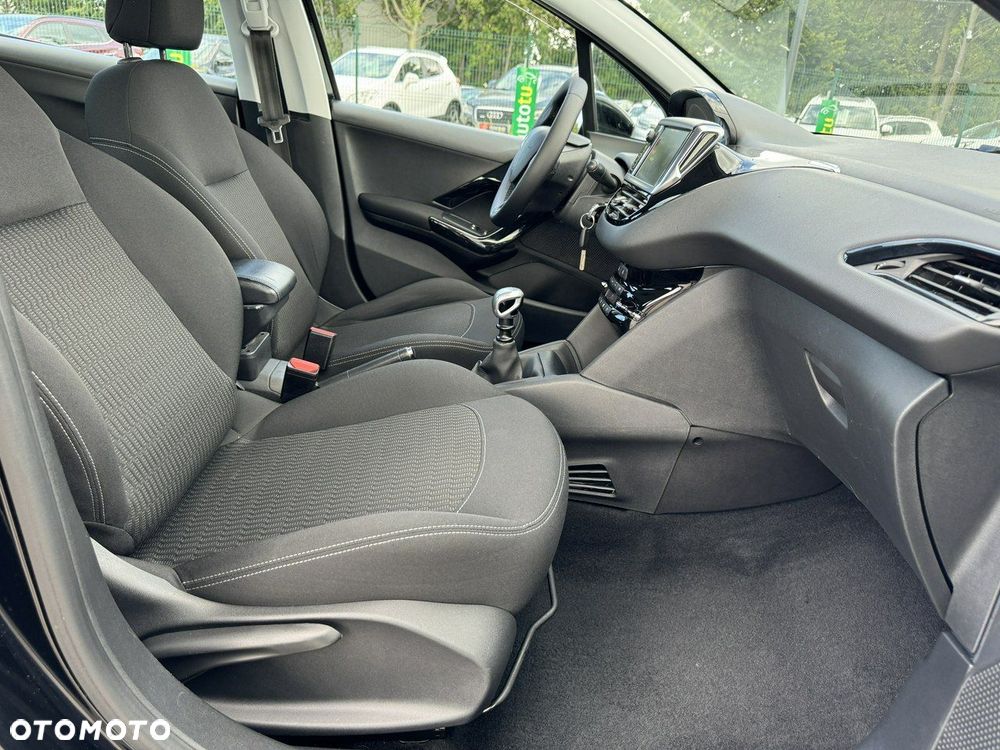 Peugeot 208 BlueHDi 100 Active - 32