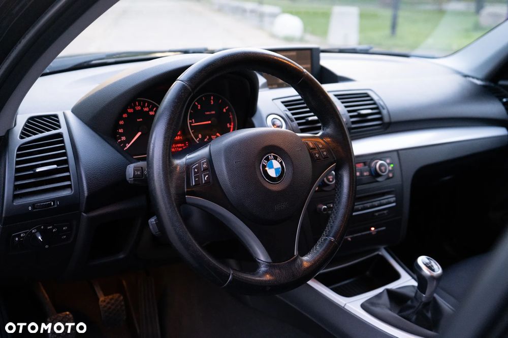 BMW Seria 1 118d DPF Edition Sport - 10