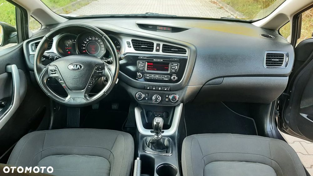 Kia Ceed 1.6 CRDi 128 Platinum Edition - 8