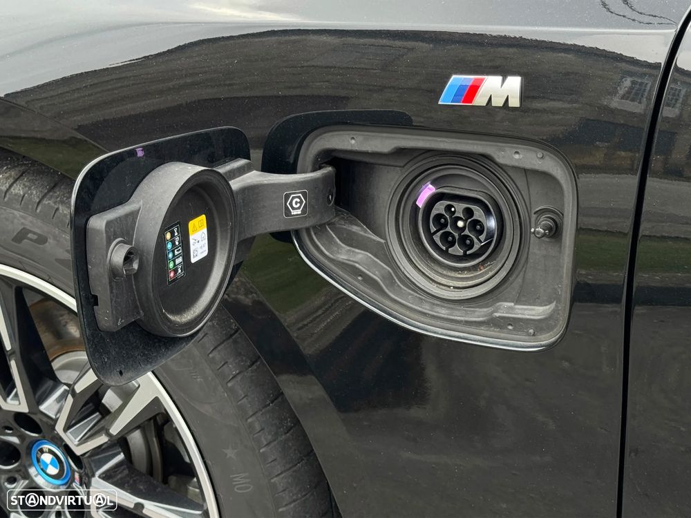 BMW 530 e Pack Desportivo M - 16