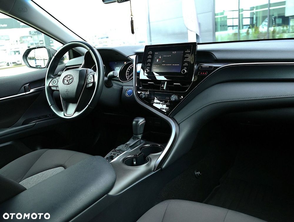 Toyota Camry 2.5 Hybrid Comfort CVT - 22