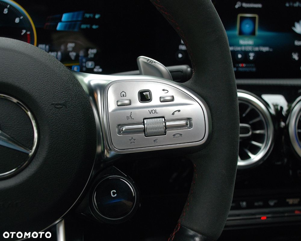 Mercedes-Benz CLA AMG 45 S 4-Matic+ 8G-DCT - 24