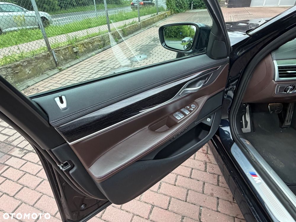 BMW Seria 7 - 16