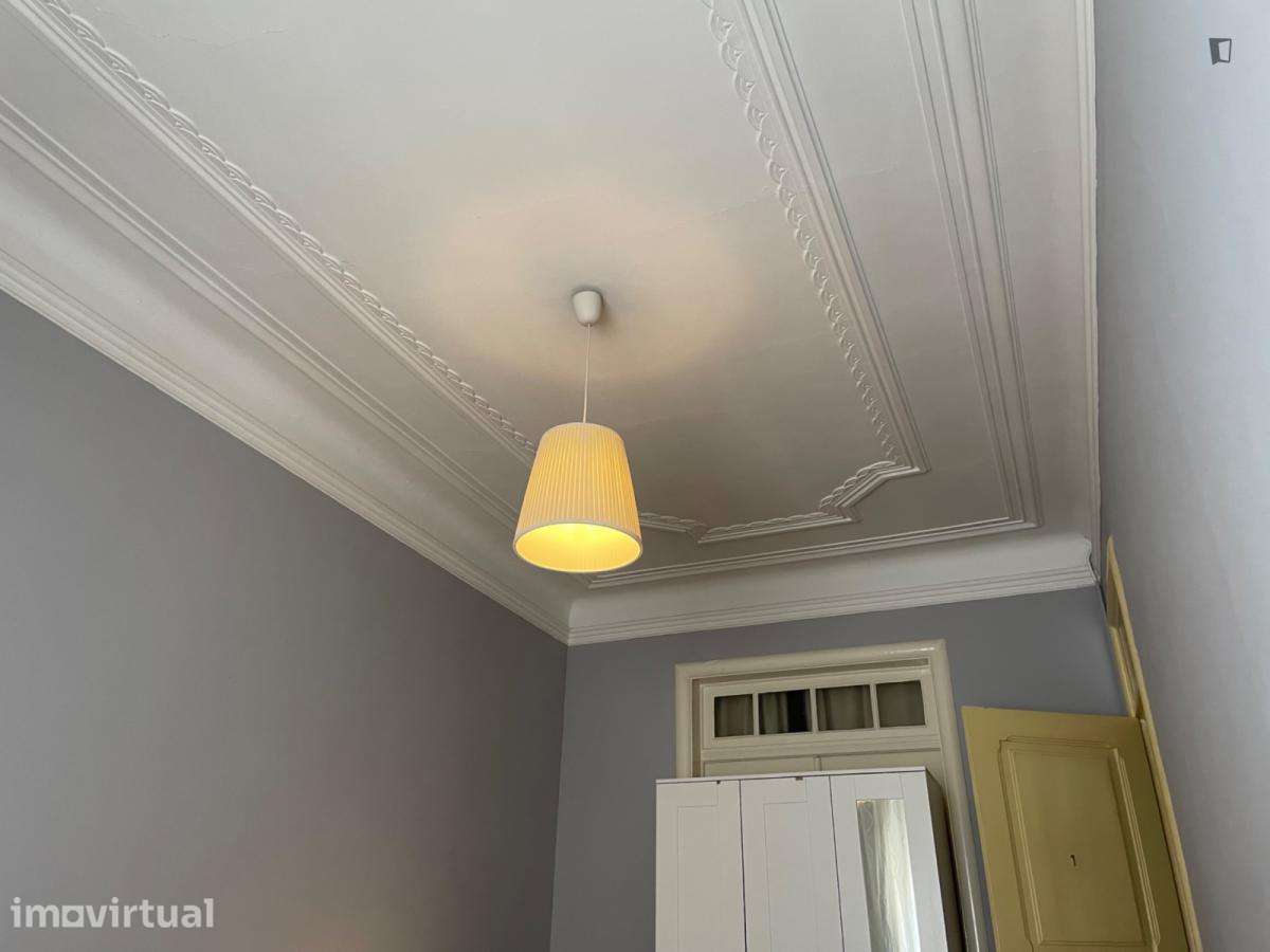Quarto - localizado em Alameda Lisbon - Grande imagem: 2/36