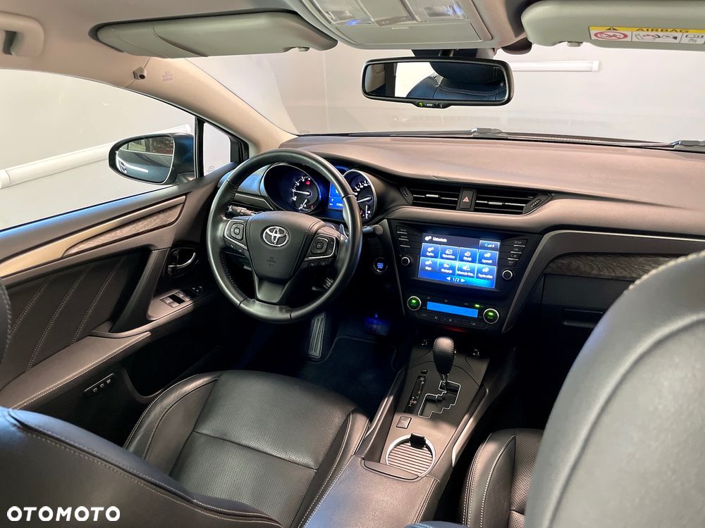 Toyota Avensis 2.0 Prestige MS - 10