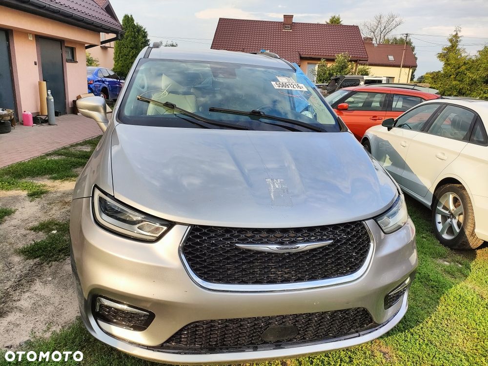 Chrysler Pacifica - 3