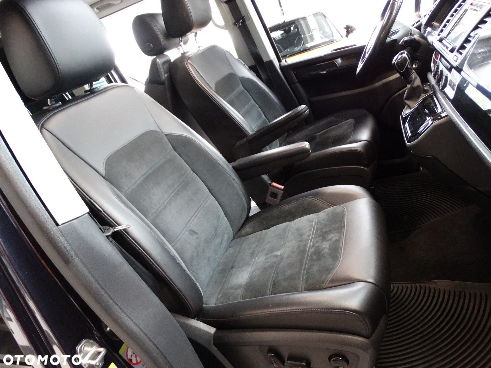 Volkswagen Multivan - 18