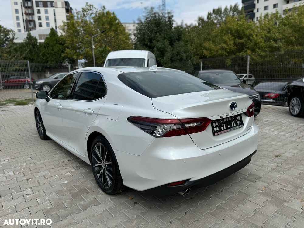 Toyota Camry 2.5 HEV Executive - 4