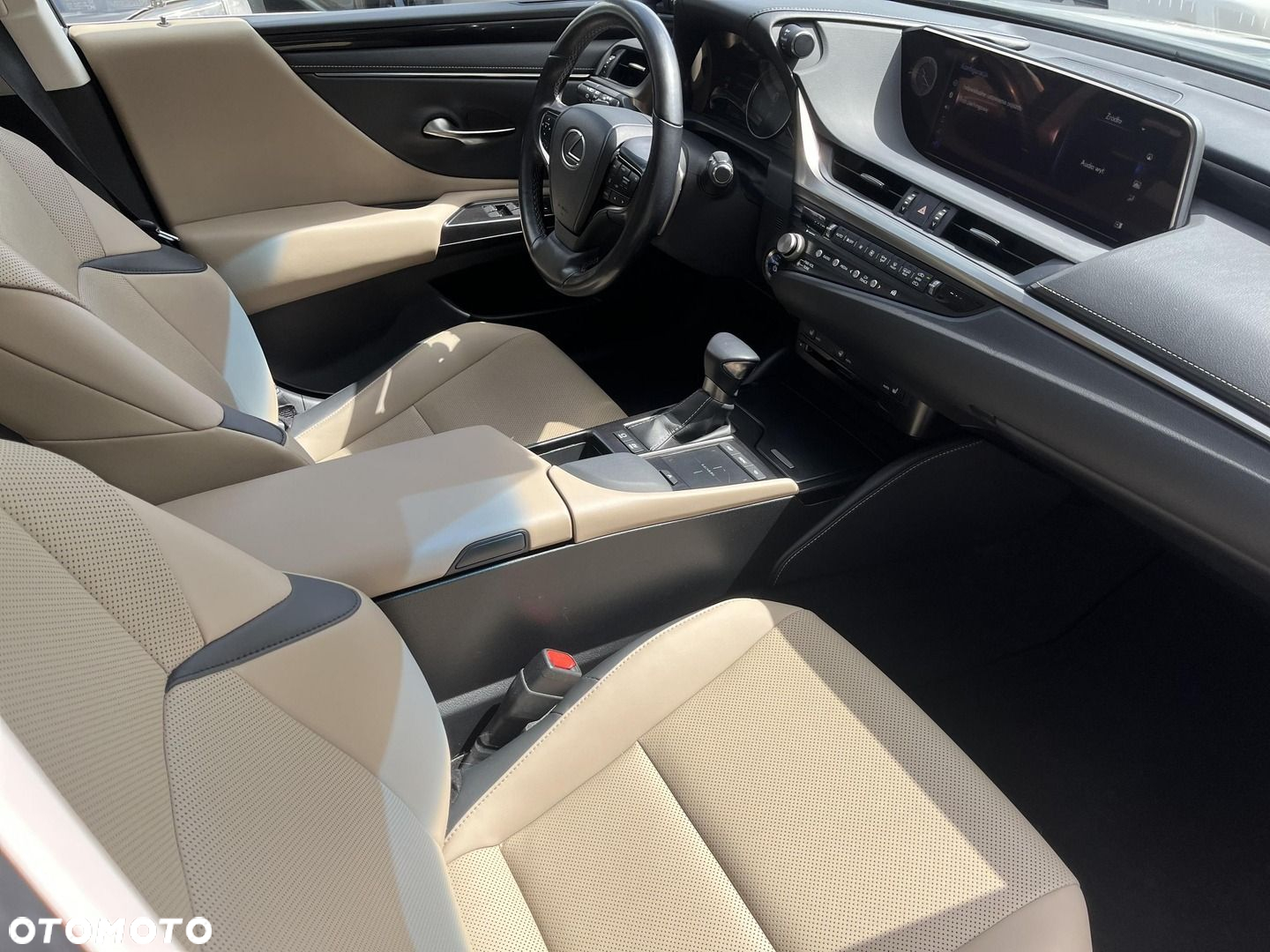 Lexus ES - 9