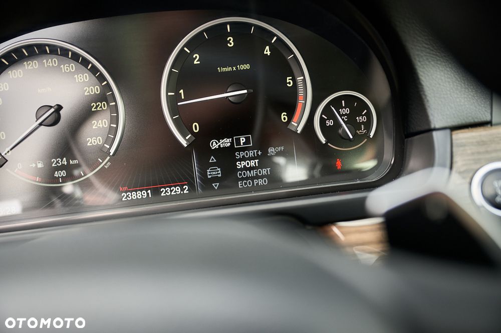 BMW Seria 5 525d xDrive Modern Line - 35