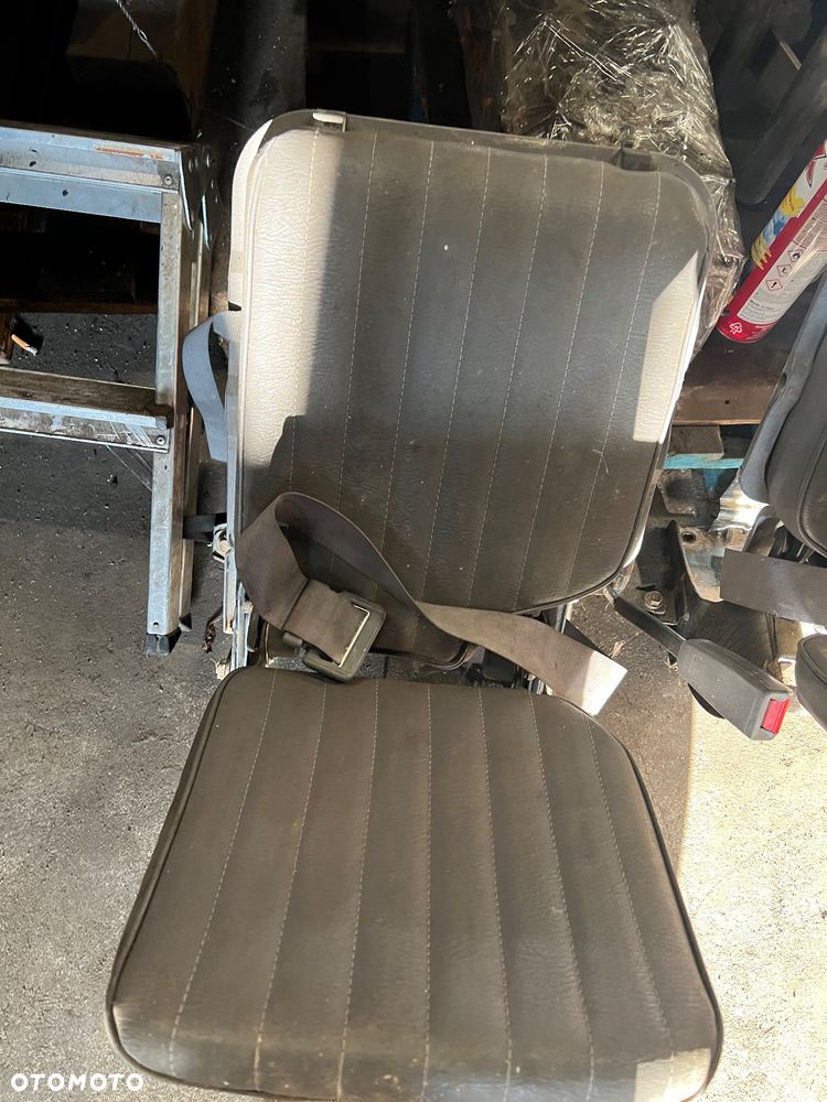 Fotele tylne małe Nissan Navara d22 d21 lewy prawy - 2