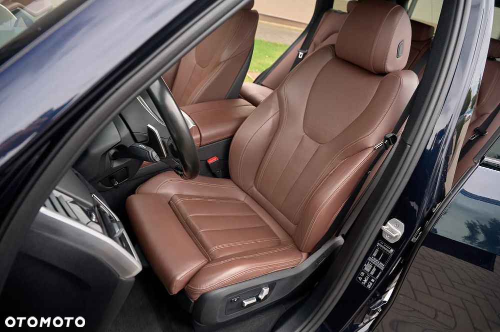BMW X5 xDrive40i mHEV - 26