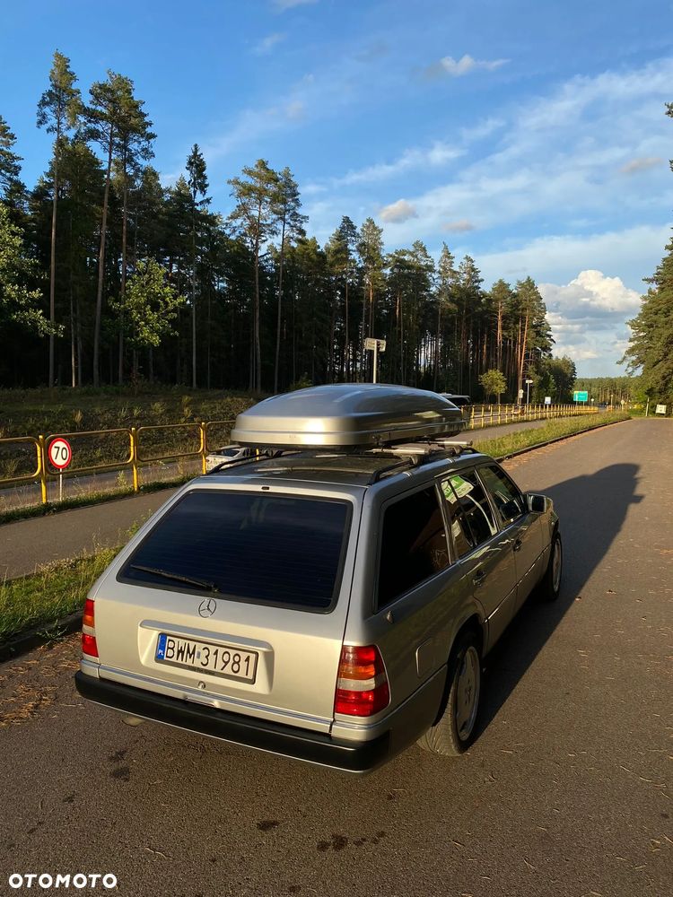 Mercedes-Benz Klasa E 300 TD Turbo 4Matic - 8
