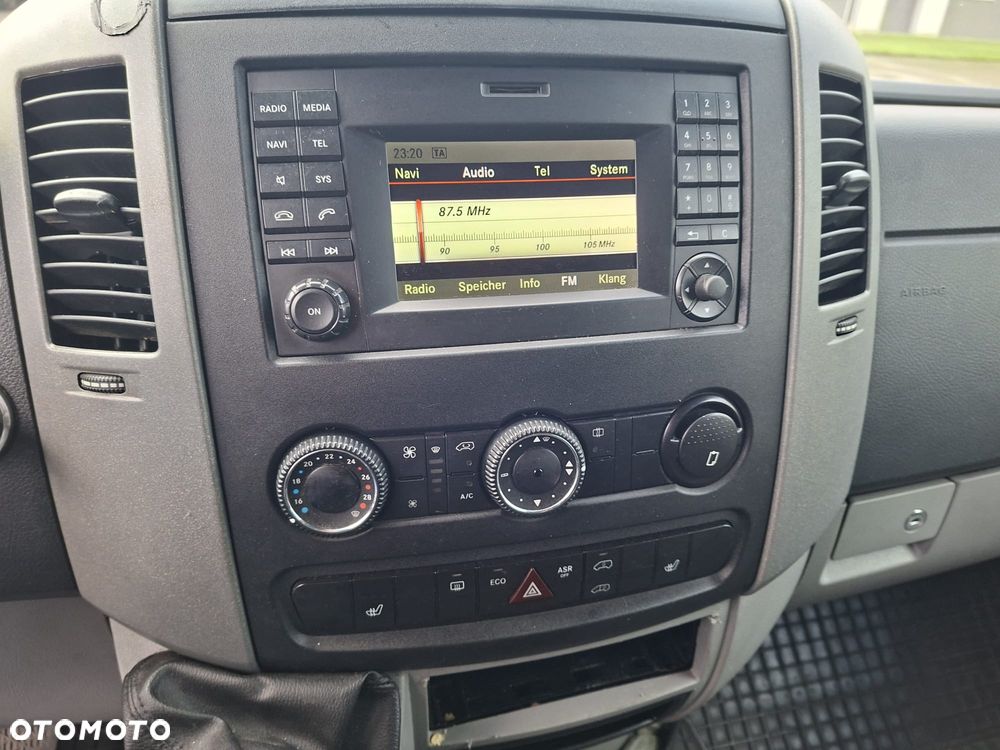 Mercedes-Benz Sprinter - 16